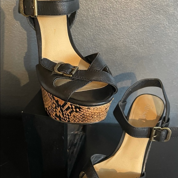 Black Leather & Snakeskin Sandals by LEVITY! CHIC! - Picture 2 of 12